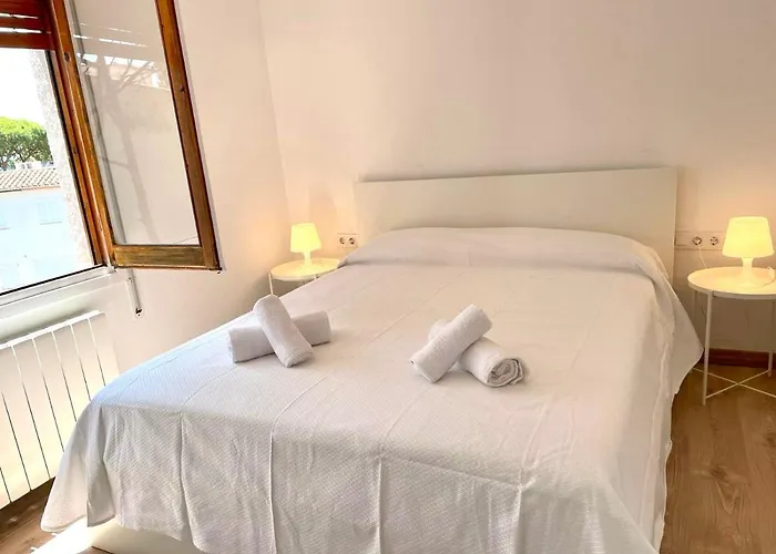 Modern Apartment With Parking 2 Min From The Beach